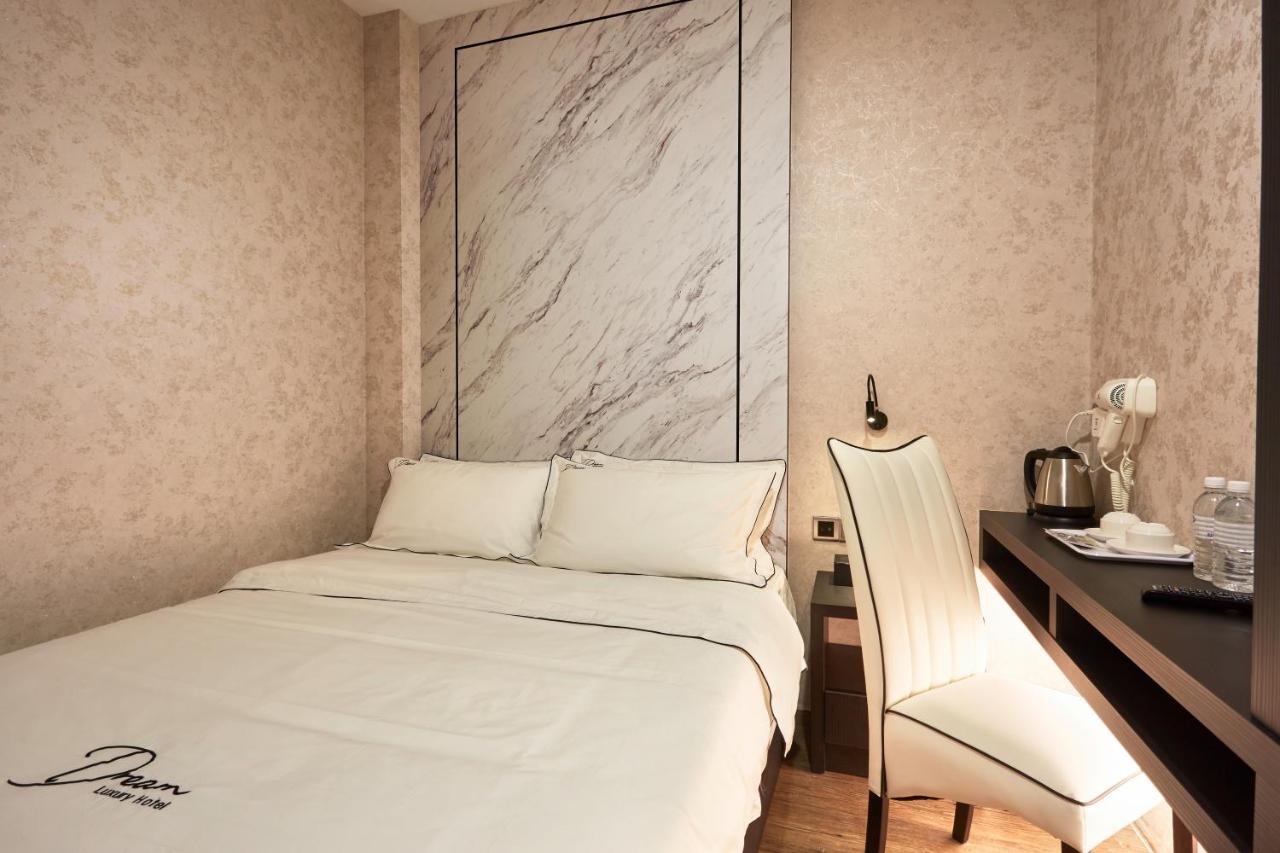 Dream Luxury Hotel Muar Exteriör bild