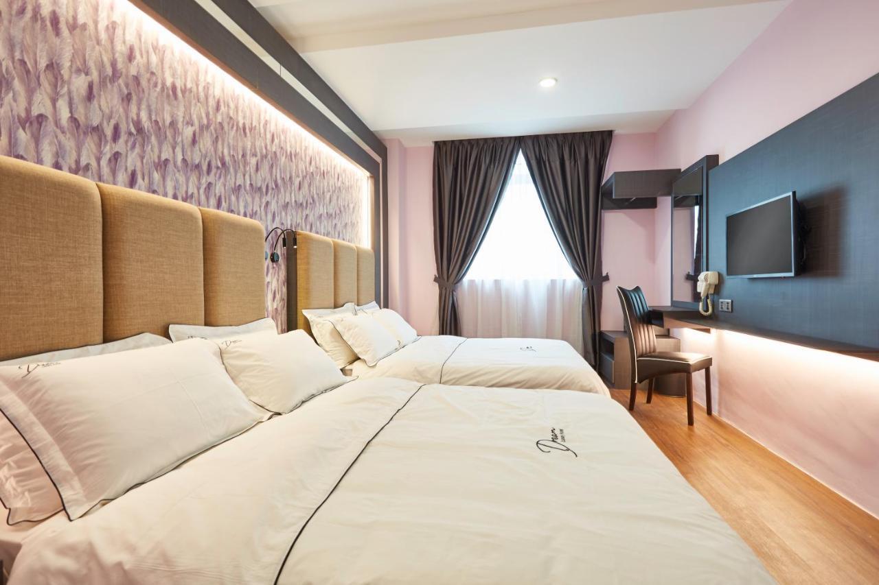 Dream Luxury Hotel Muar Exteriör bild