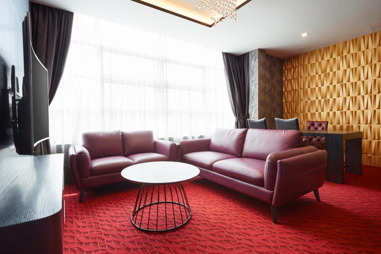 Dream Luxury Hotel Muar Exteriör bild