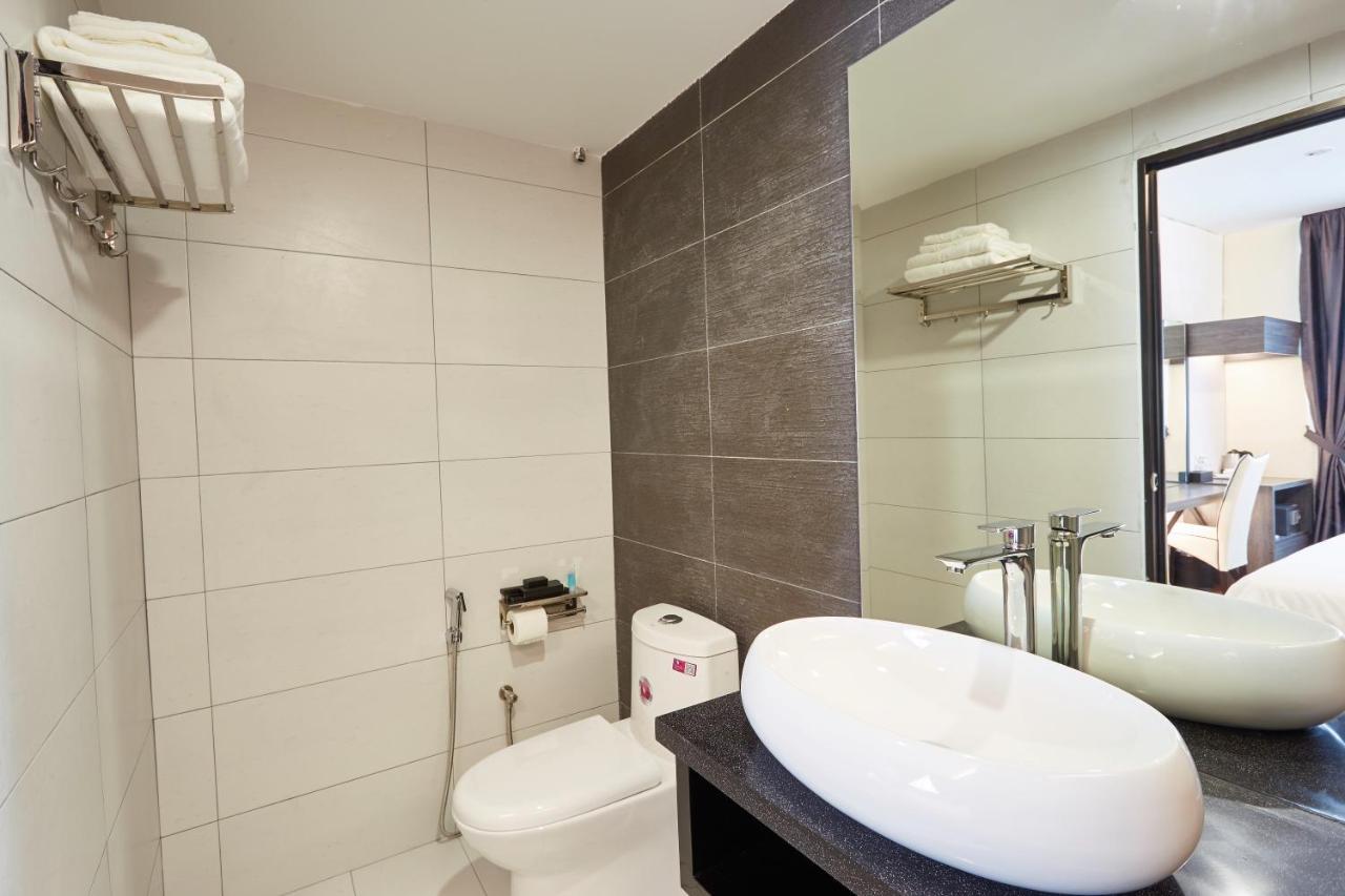 Dream Luxury Hotel Muar Exteriör bild