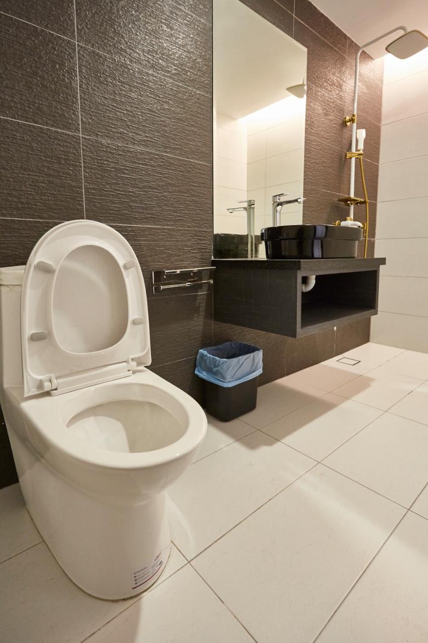 Dream Luxury Hotel Muar Exteriör bild