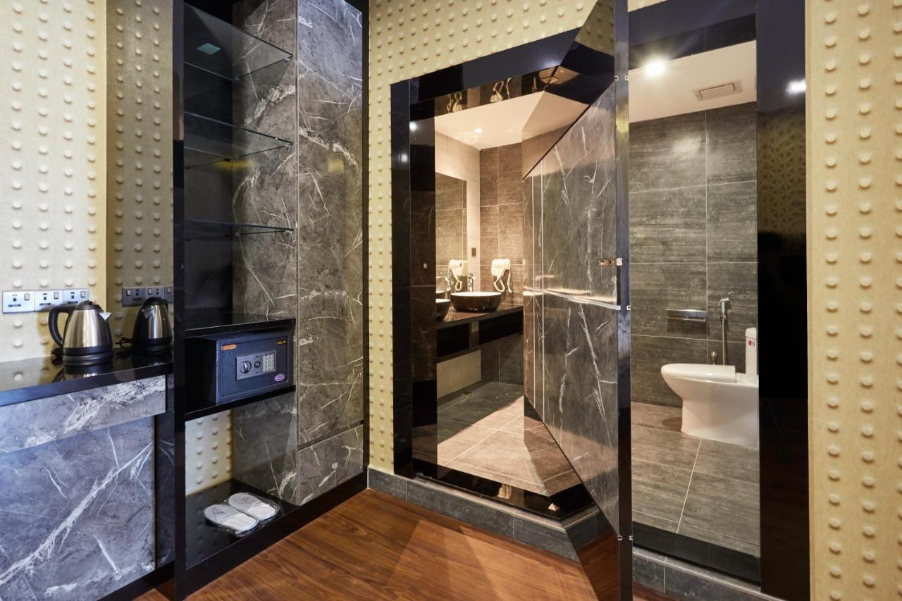 Dream Luxury Hotel Muar Exteriör bild